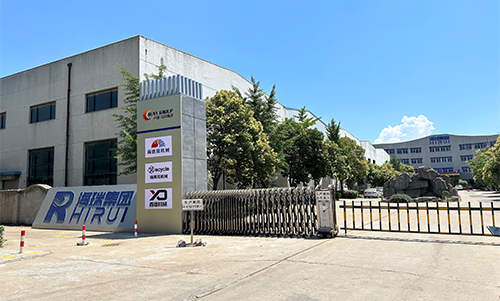 客戶參觀、考察鋰電池處理設備車間